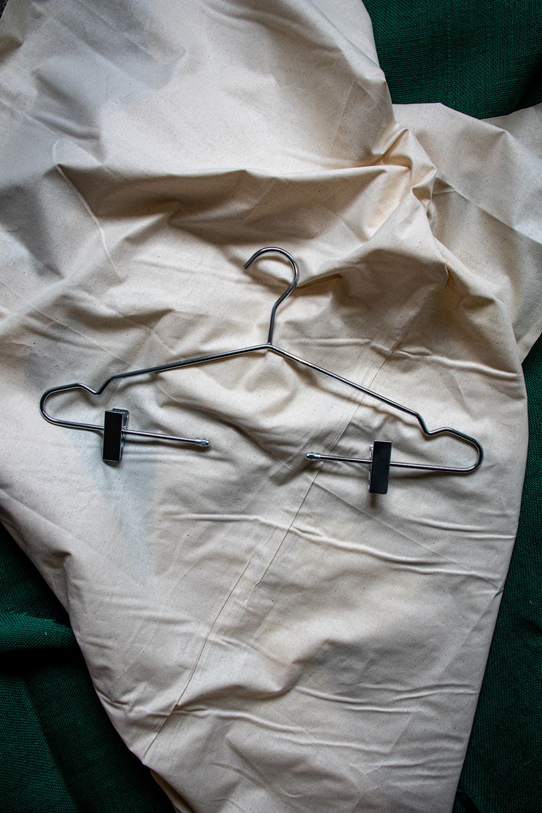 Hanger Top / Clip Metal with Notches & Clips - Image 3