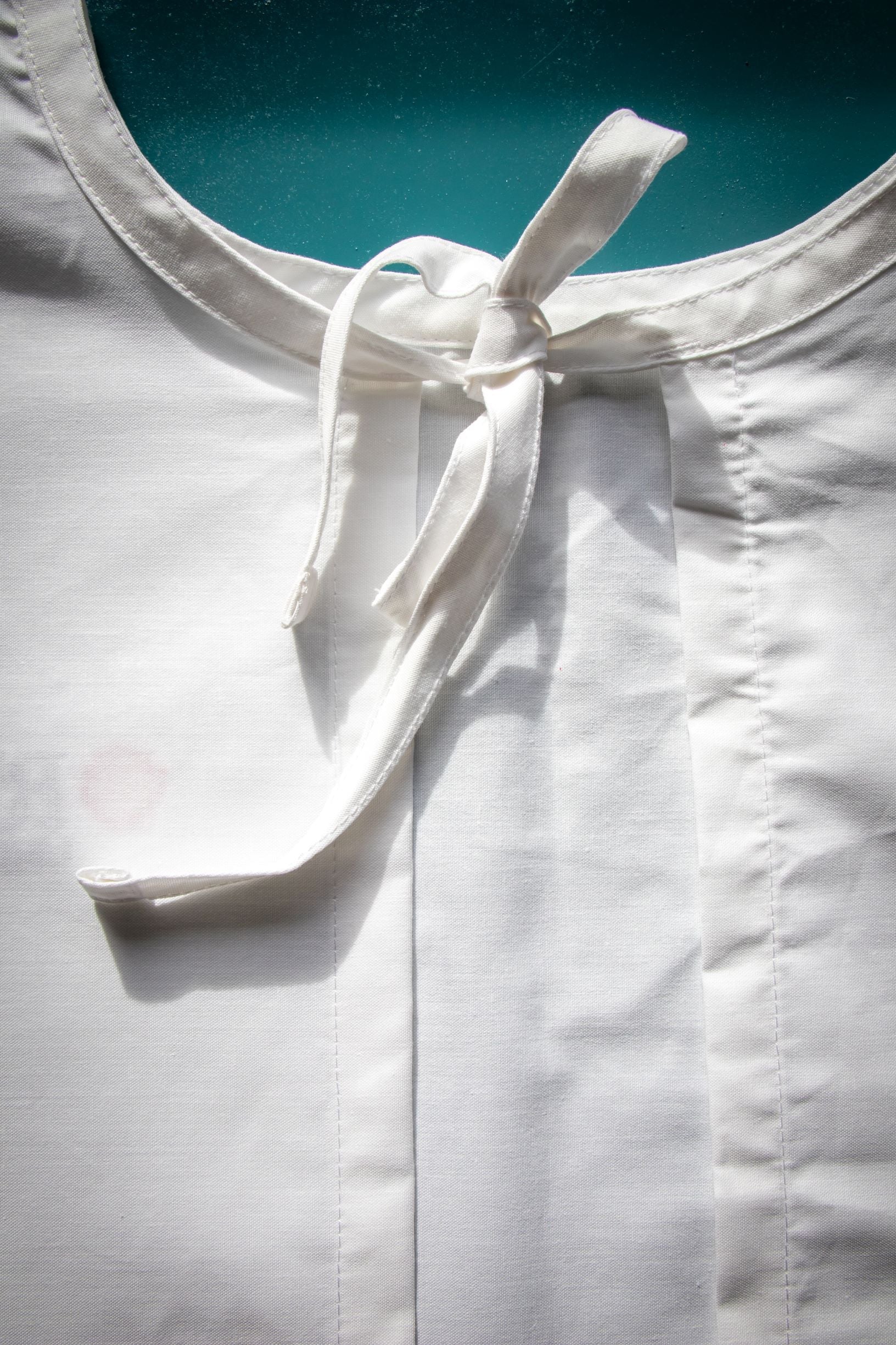 Medical Lab Gown - Image 3